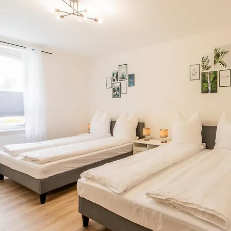 Geraeumige 3-zi Stadtwohnung Fuer 8 Mit Parkplatz Appartamento