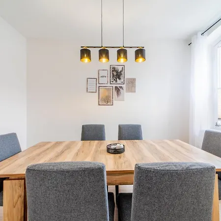 Appartamento Geraeumige 3-zi Stadtwohnung Fuer 8 Mit Parkplatz Coburg