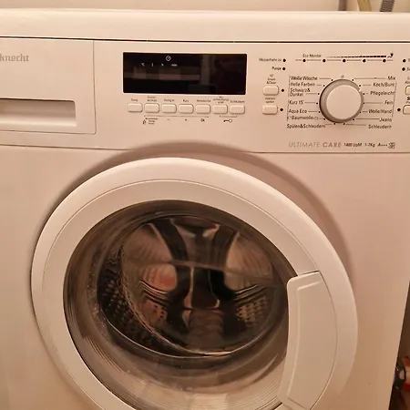 8 Gaeste - Grosse 3-zi - Zentral - Kostenloser Parkplatz