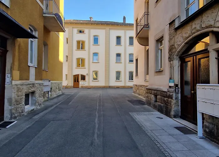 شقة 8 Gaeste - Grosse 3-Zi Wohnung - Zentral Coburg - Kostenloser Parkplatz كوبورغ