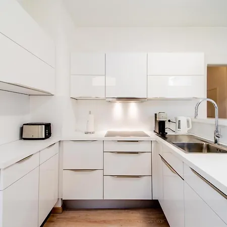 Grosse 3-zimmer - Zentral-coburg - Kostenloser Parkplatz Apartment *